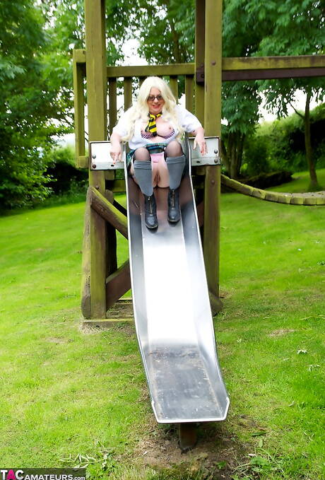 TAC Amateurs invites you to browse their xxx photos with Speedybee xxx gallery 268973