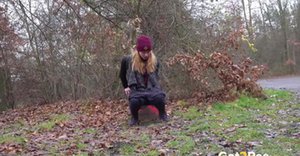 Got 2 Pee are proud to present you with a free photos featuring Chrissy Fox in golden shower action