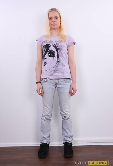 Czech Casting  are pleased to offer you a free photos featuring Karolina exhibit hot form